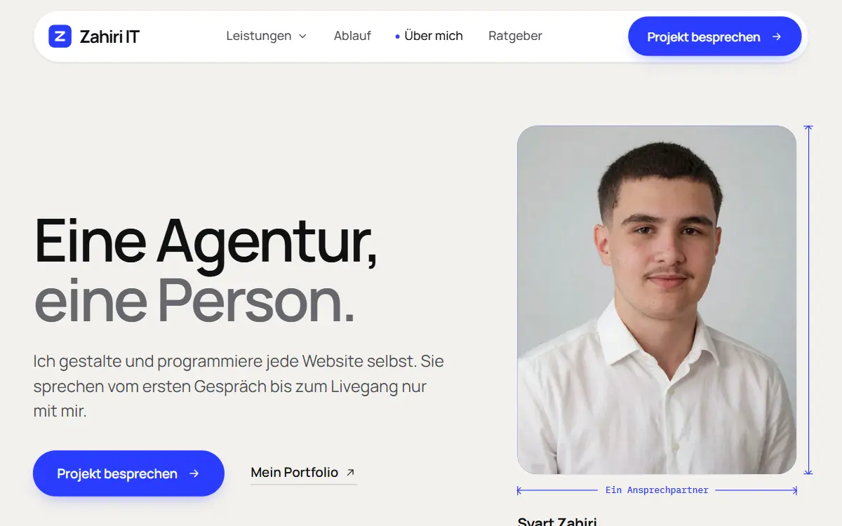 Die Seite «Über mich» als fertiges Design, mit dem Portrait von Syart Zahiri